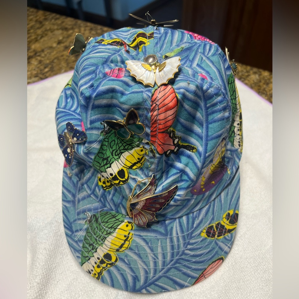 Vintage Colorful Butterfly Print Cap with pins